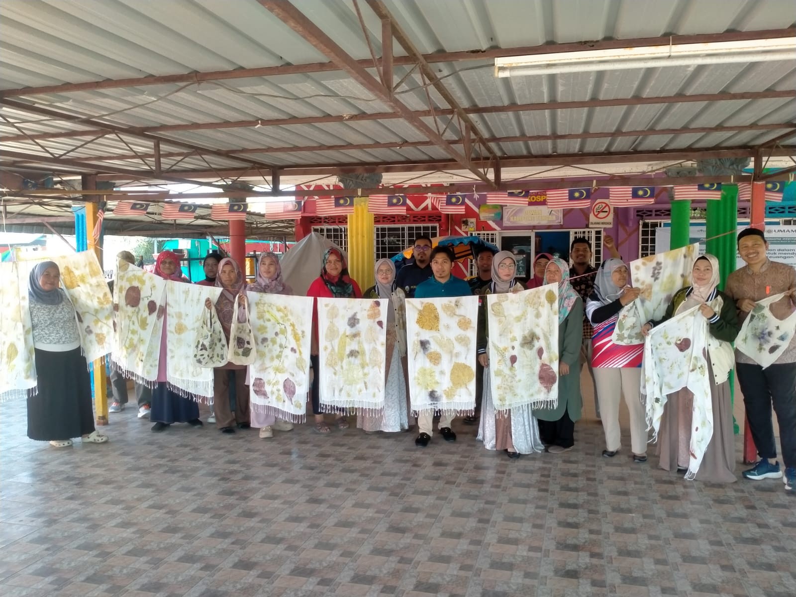 Team Pengabdian Internasional RisetMU UM Jambi Gandeng PRIM Perlis dan UMAM, Dorong Green Innovation di Kampong Warna Warni Kuala Perlis - Malaysia